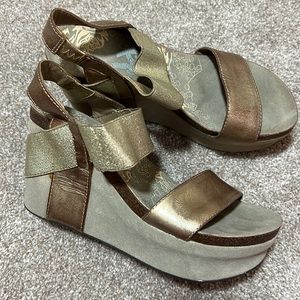 OTBT gold beige bushnell wedges